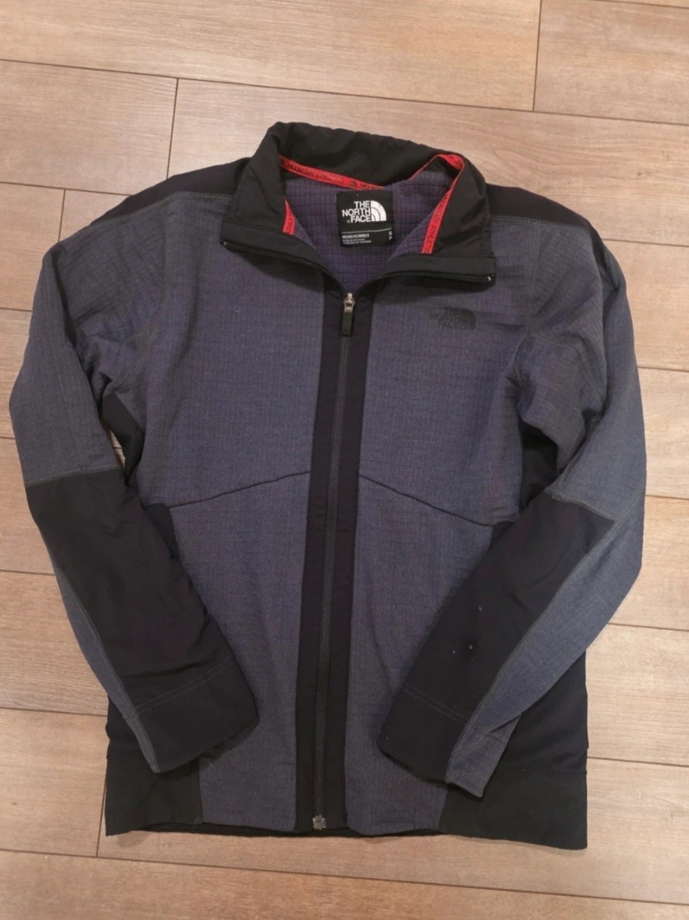 The North Face Men's Gray and Black Lightweight Zip Jacket